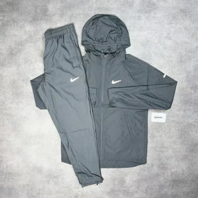 Conjunto de Treino NK Miler Tracksuit +BRINDE: 3 Pares Meia NK Cano Alto 🔥Black Friday🔥